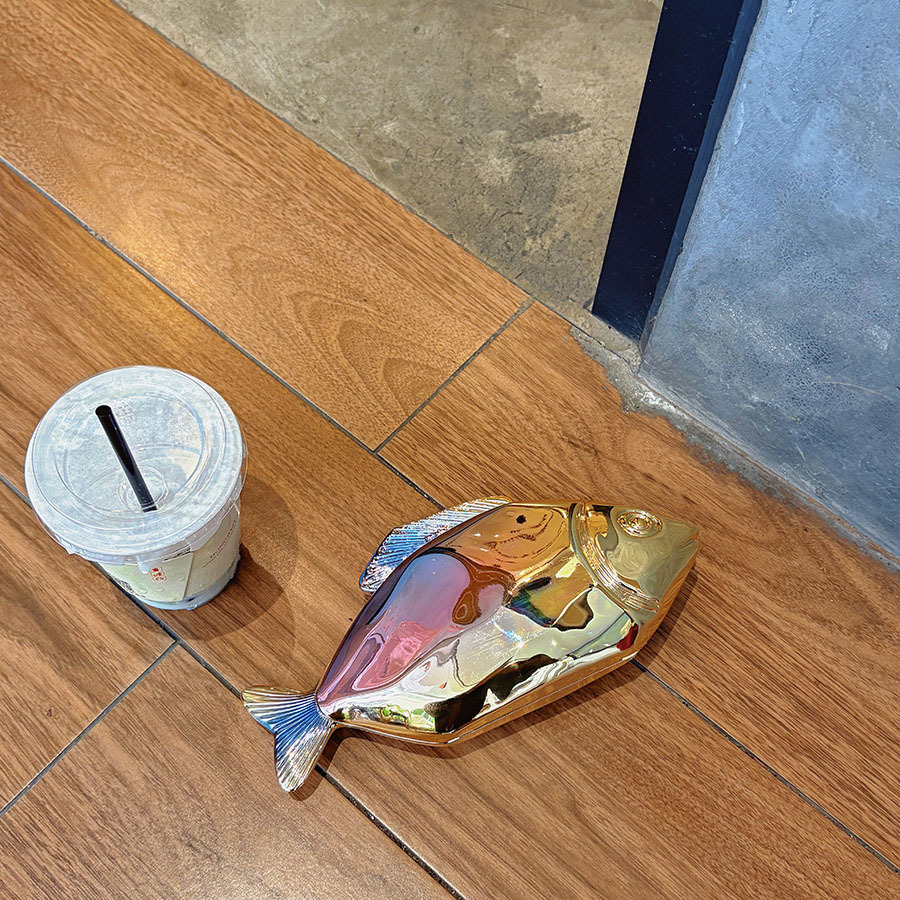 New Acrylic Shell Shape Clutch - đánh giá và giá Women Bags Gold