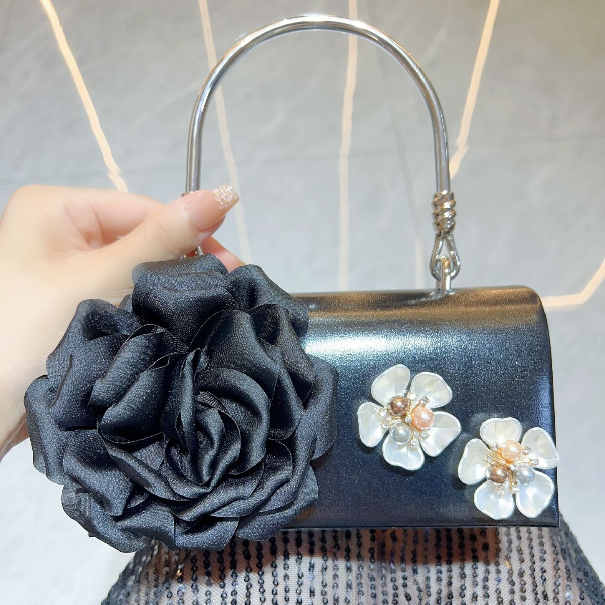 Luxury Gold 3D Flower Clutch B - đánh giá và giá Women Bags Gold